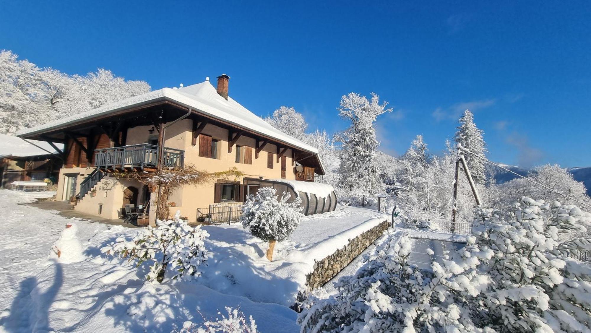 Le Refuge Du Montagnard Bed & Breakfast Marthod Exterior photo